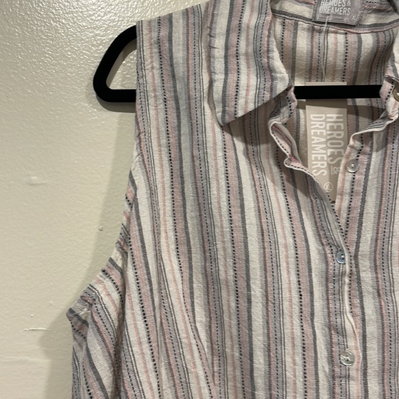 Heroes and Dreamers sleeveless top. XL - Picture 4 of 7